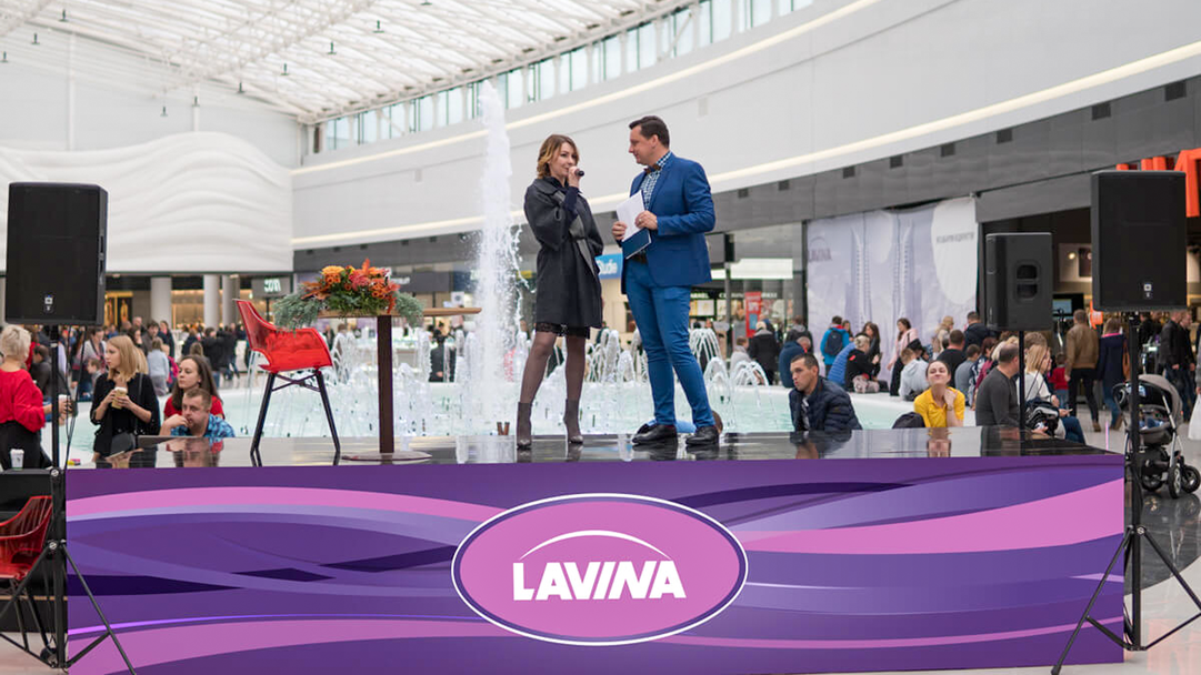 Оформлення сцени в ТРЦ Lavina